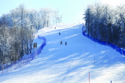 峨眉山滑雪场3.jpg